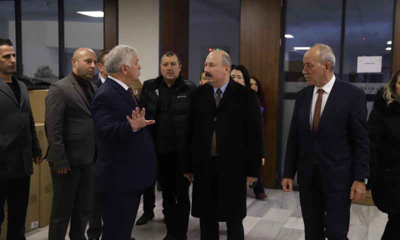 TEKİRDAĞ VALİSİ AZİZ YILDIRIM, MARMARAEREĞLİSİ BELEDİYESİ’NİN YARDIM MERKEZİNİ ZİYARET ETTİ