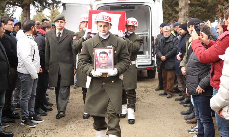 MARMARAEREĞLİSİ ŞEHİDİNE AĞLIYOR